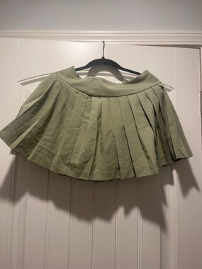 Love Tree Sage Green Pleated Skirt